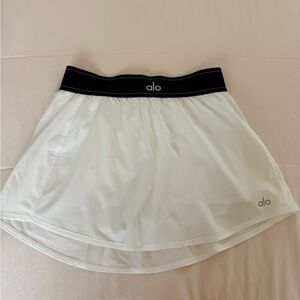 ALO Yoga Black and White Athletic Skirt